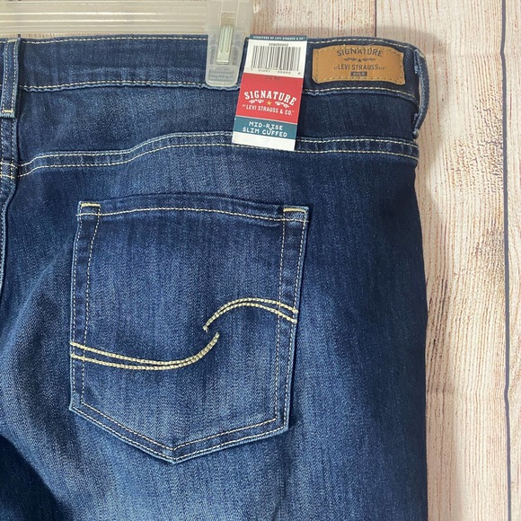 Signature Levis Gold Mid Rise Slim Cuffed Stretch Jeans NWT Size 24M 24 M - Picture 6 of 6